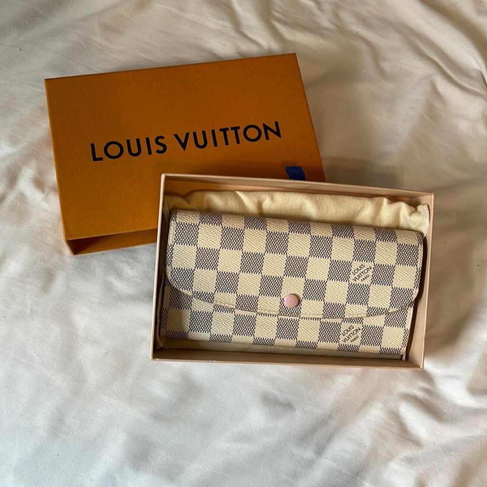 Louis Vuitton Emilie
